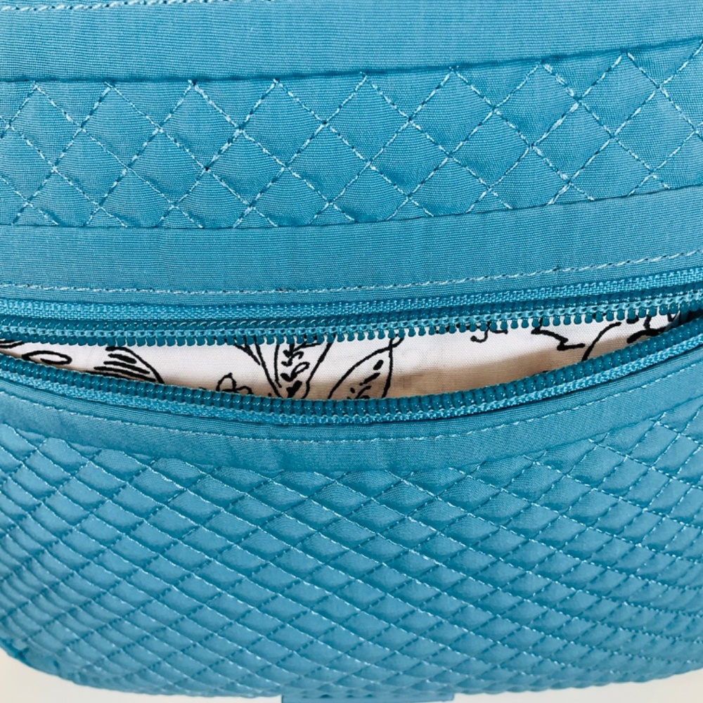 🌸Vera Bradley Triple Zip Hipster Crossbody Bag Purse Aqua Blue Spring Break - Picture 2 of 6